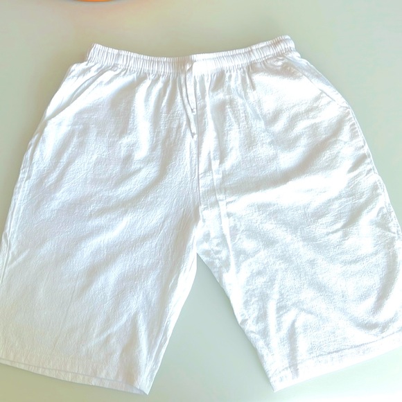Men’s medium white cotton shorts. - Picture 1 of 4